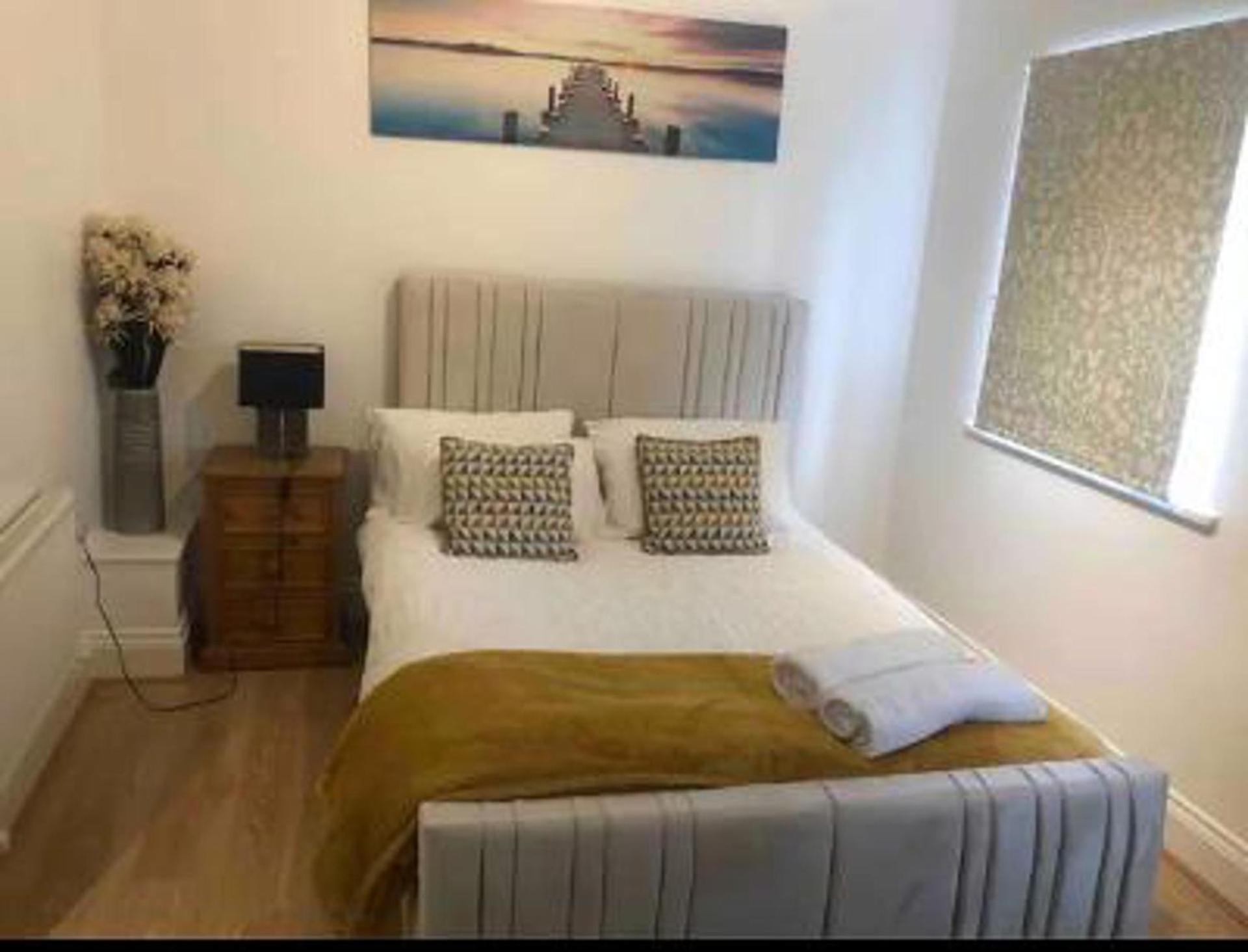 Stunning 3-bed House In Ferienhaus Bristol