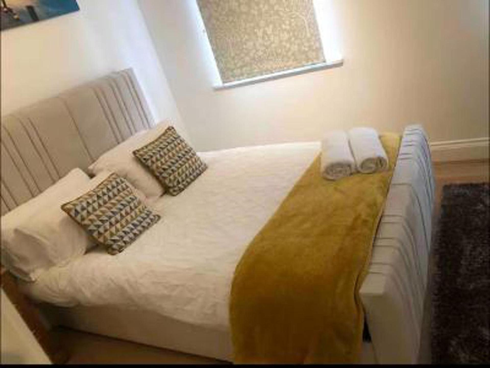 Stunning 3-bed House In Ferienhaus Bristol
