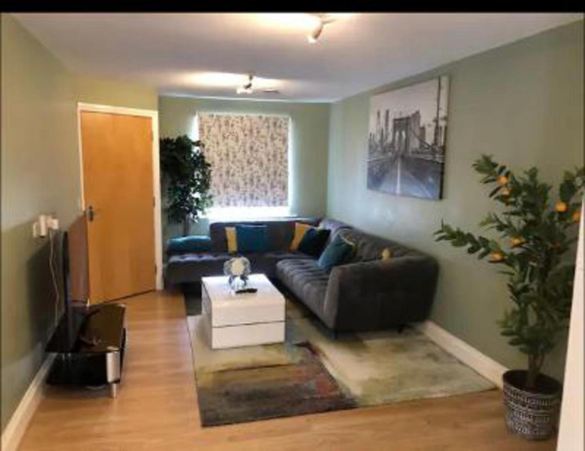 Stunning 3-bed House In Ferienhaus Bristol